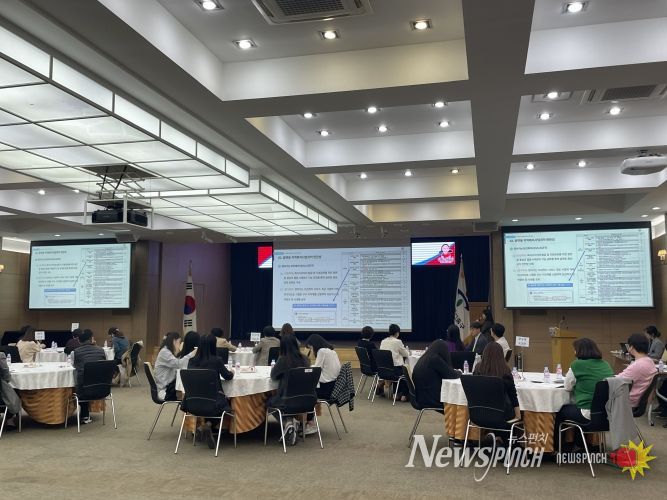 울산 중구(구청장 김영길)가 2일 중구청 대회의실에서 ‘찾아가는 보건복지서비스 기본계획 맞춤형 심화 상담(컨설팅)’을 개최했다.