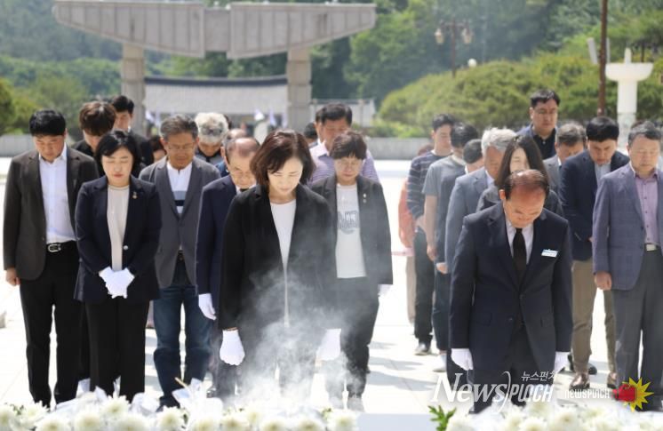 전년도 참배 사진