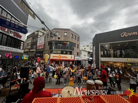 ‘마을愛 찾아가는 광주광역시 동구 버스킹’ 세 번째 공연 호응