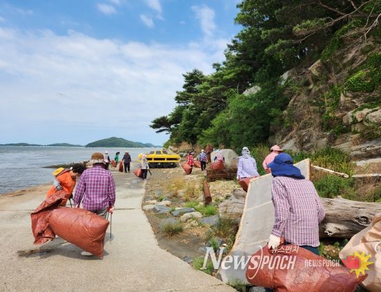 강화군 교동면 여성게이트볼회, 해안가 환경정비 힘써