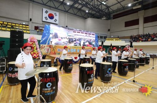 “건강하고 자존감 넘치는 노년을 위하여” 무주군, 제28회 노인의 날 경로행사 개최