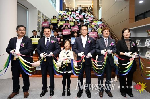 남원어울림도서관 개관, 본격 운영 돌입