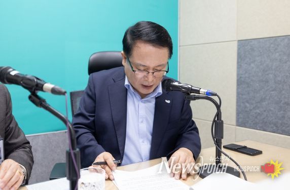 스피커로 전하는 격려…정헌율 익산시장 청내 방송 '온 에어'