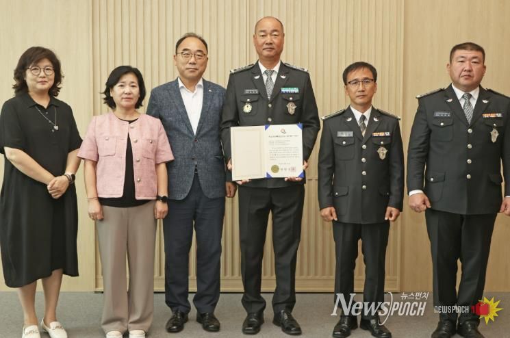 청소년 유해환경감시단 지정서 교부