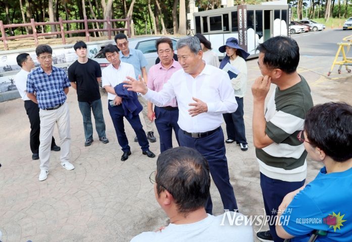 민원 현장 찾은 김완근 제주시장(이호해수욕장)