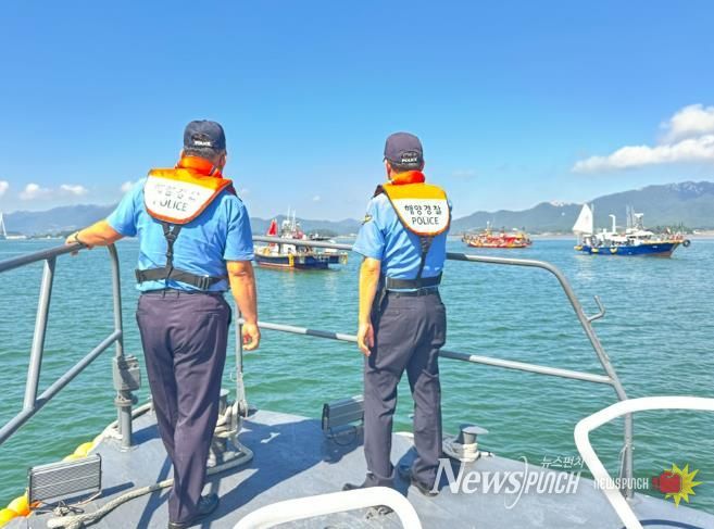 “안전이 최우선” 완도해경서장, 주꾸미 낚시 성수기 현장 점검 나서