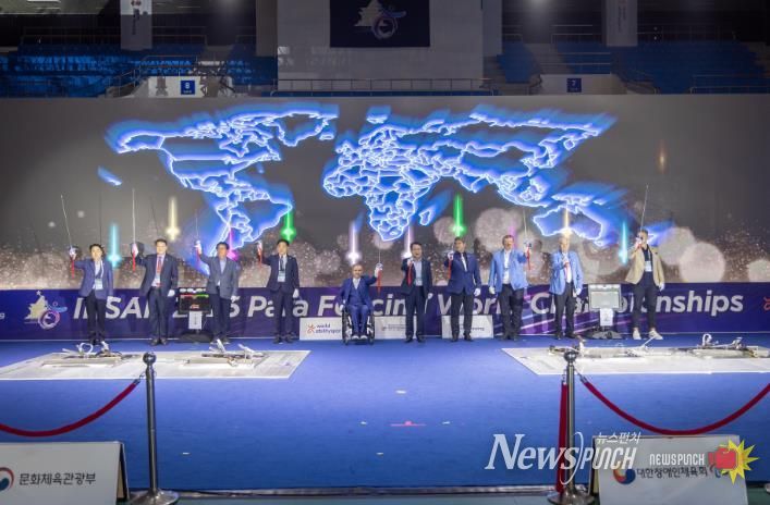 장애인펜싱 세계선수권, 익산서 뜨거운 승부 이어져