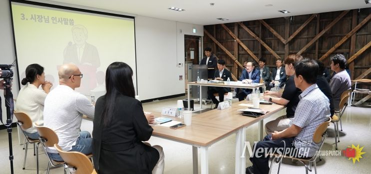 23일 카페 스타코에서 완산동 민생경제 현장 간담회가 진행됐다.