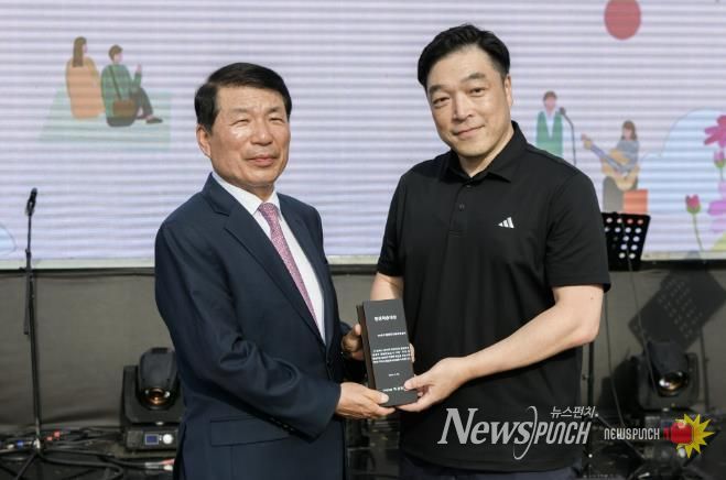 구리시장애인가족지원센터, 평생학습 축제서 시민과 소통하며 대상 영예