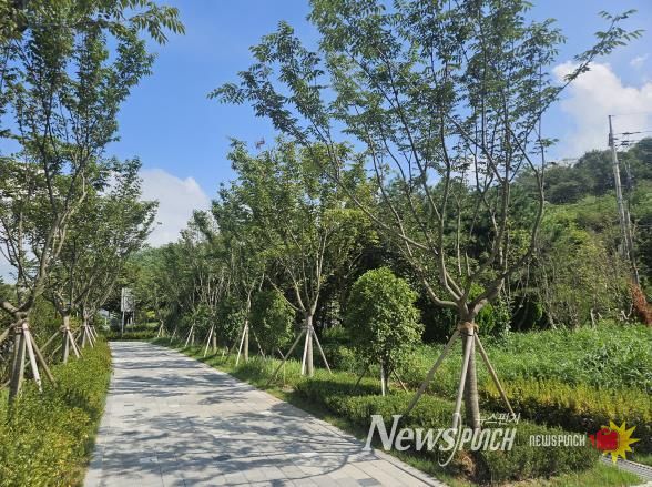 “철길 위의 숲, 시민과 관광객을 품다”