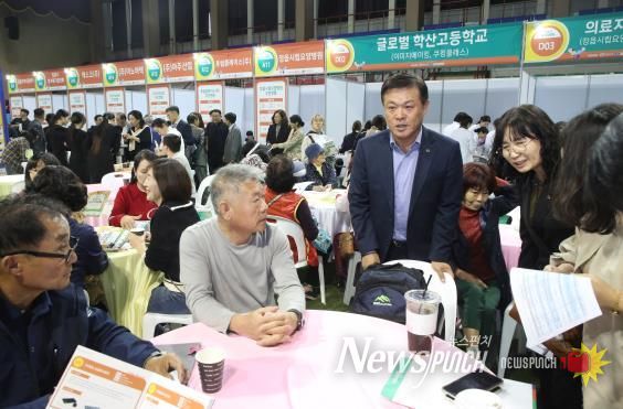 구인·구직난 해소의 장…2025 정읍시 하반기 취업박람회 ‘성료’