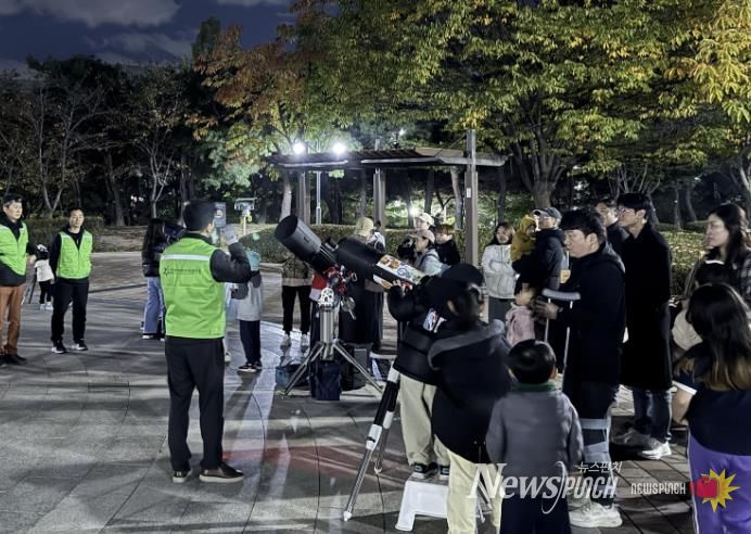 수원시 장안구 정자1동 주민자치회, '달보기 별보기' 행사 개최