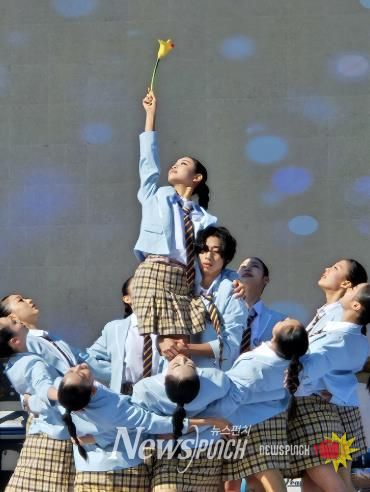 25일 ‘제2회 지역대표공연예술제-무안 네가 꽃’에서 펼쳐진 무대 공연