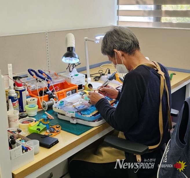 강동구 장난감 수리센터 현장