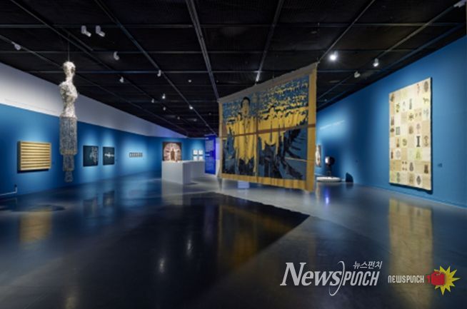 SeMA 옴니버스 '끝없이 갈라지는 세계의 끝에서' 전시 전경