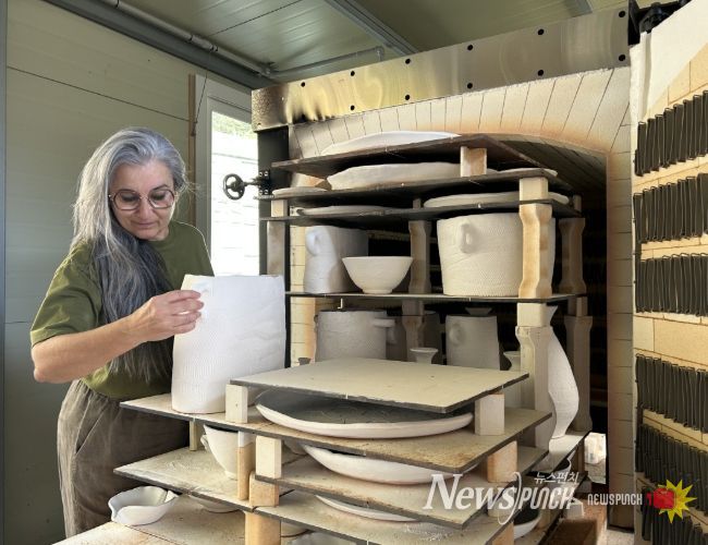 도예가 ‘누리아 포사즈’의 분청 여정