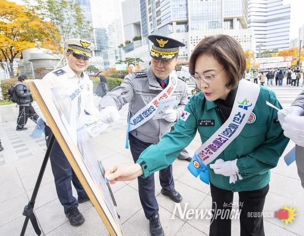 박희영 용산구청장, 교통법규 위반 근절 캠페인 동참