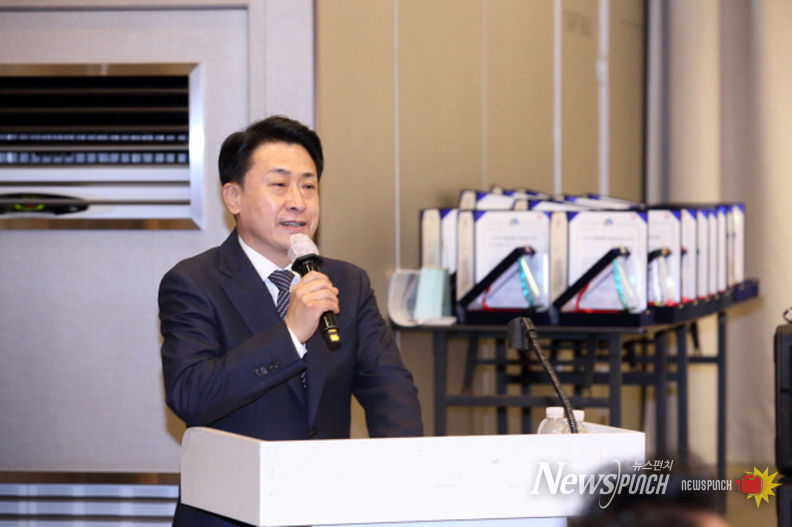 한국공익신문 김정균사장