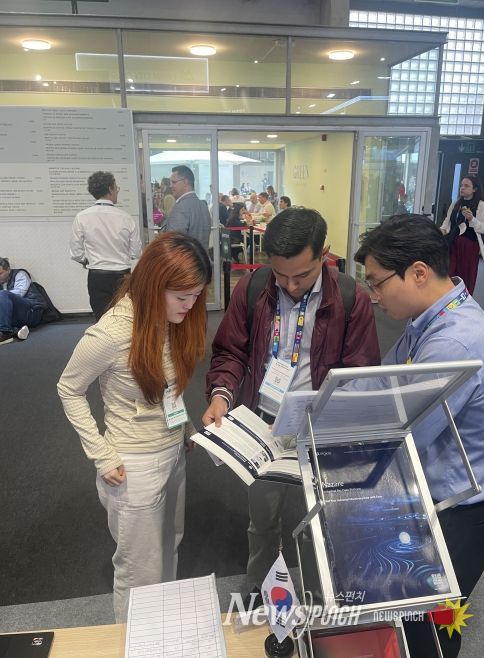 천안시는 지난 4~6일(현지시각) 스페인 바르셀로나에서 열린 ‘2025 스마트시티 엑스포 월드 콩그레스(SCEWC)’에서 ‘PRISM CITY 천안관’을 운영했다.