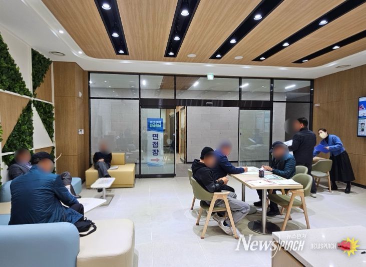 천안시는 지난 25일 일자리종합지원센터 구인구직 만남의 날 행사를 개최했다.