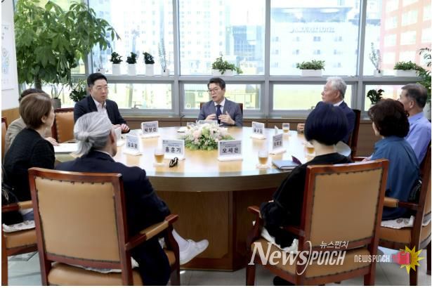 지난 10월 진행한 ‘서울숲길 활성화 관련 지역 주민 간담회 모습