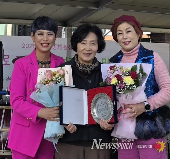 완주군의회 이순덕 의원, 삼례 하리조사마을서 감사패 받아