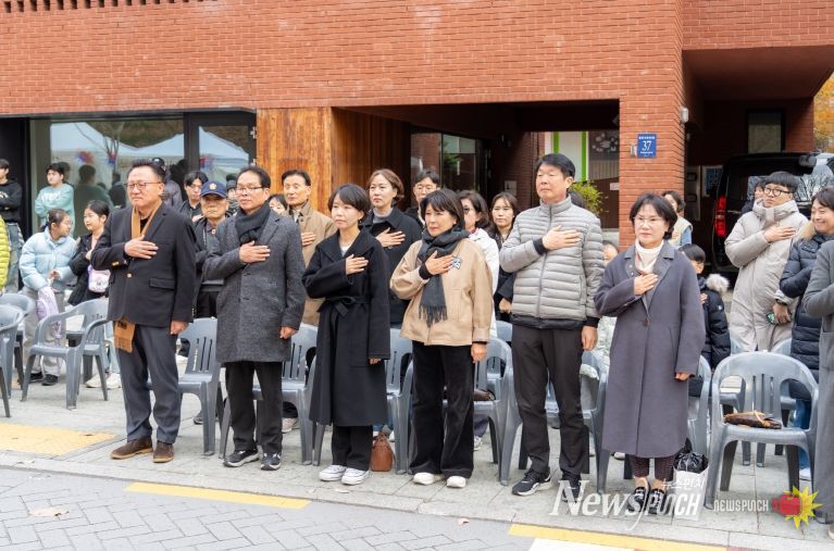 행사에 참여한 강남구의회 의원들(좌측에서 2번째 복진경 부의장, 3번째 이도희 경제도시위원장)