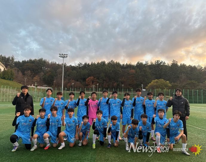여수시 중등부 유소년 축구단인 여수해양FC U-15가 지난달 28일부터 30까지 해남군 일원에서 열린 ‘해남 땅끝배 축구대회’에서 의미 있는 첫 승리를 거뒀다.
