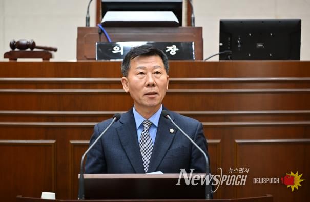 완주군의회 유이수 의원, “완주군 AI 전환…이제는 새로운 기준을 제시할 때”