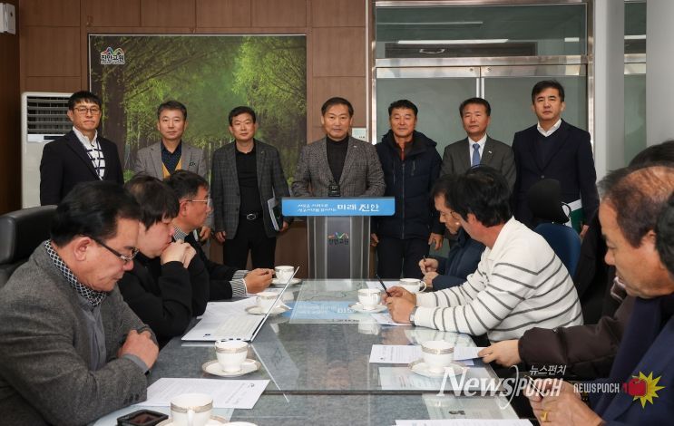 진안군, 농어촌기본소득 시범사업 유치 총력에도 아쉬운 결과 속 새로운 도전 멈추지 않는다(전춘성 진안군수 브리핑)