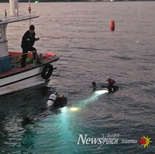 울진해경, 영덕 축산 해역서 해상추락 의심 신고 접수…수색 총력(1보)