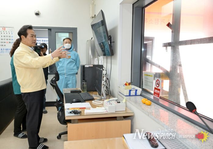 거점소독시설 방문해 축산차량 소독실태 확인 및 근무자 격려