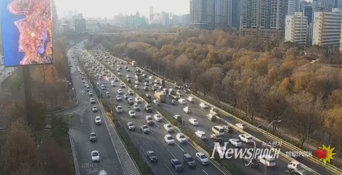 올림픽대로 대형 스크린으로 보는 ‘횡성 갑천 호수길’