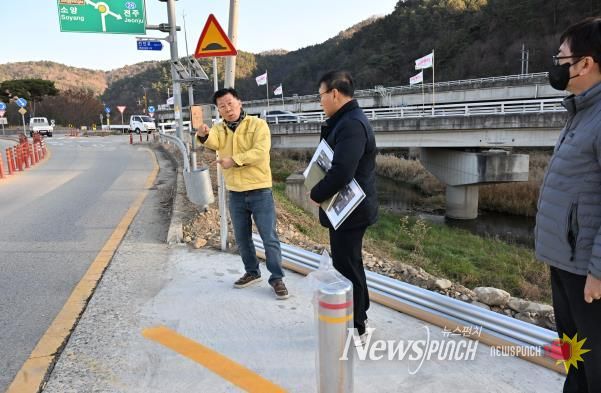 완주군의회 유이수 의원, 소양천 자전거도로 개설사업 현장 점검