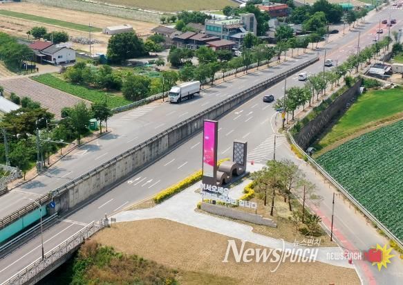 고령군, 사문진로 경관조형물에 미디어 아트 영상 송출