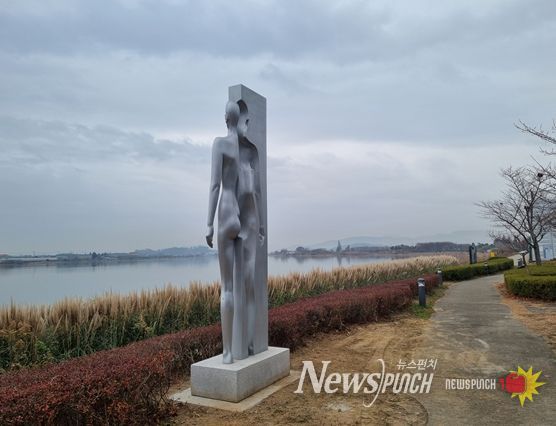 김영원 작가 “그림자의 그림자” 설치