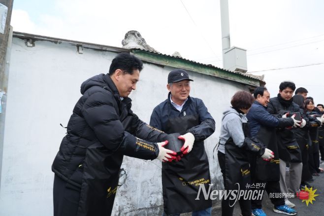 제주시,‘사랑의 연탄’나눔으로 취약계층 겨울나기 지원