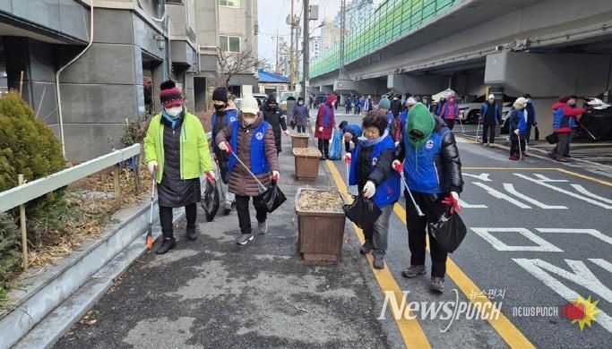 의정부시 호원1동 통장협의회, '안심귀갓길' 환경정비활동 실시