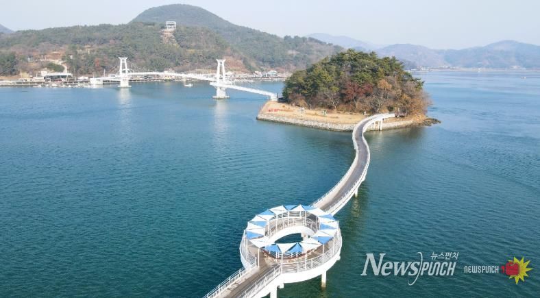 섬진강을 품은 쉼, 배알도 해맞이다리에 머물다 - 관광과(쉼터 사진).