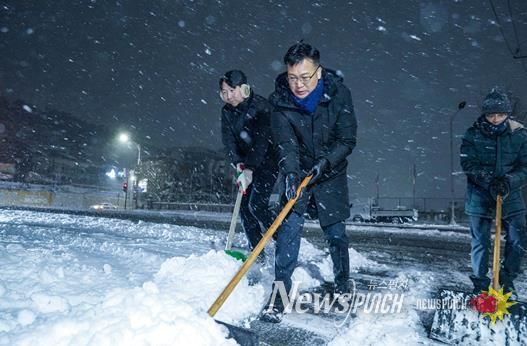 목포시, 밤샘 제설작업으로 시민 불편 최소화 총력 대응