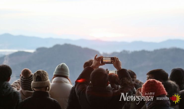 서천군 한산면, 건지산성 해돋이 행사로 새해 시작