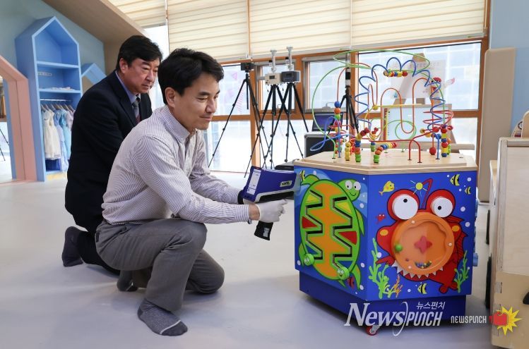 어린이 시설 환경 안전점검(김진태 도지사-춘천시 장난감도서관)