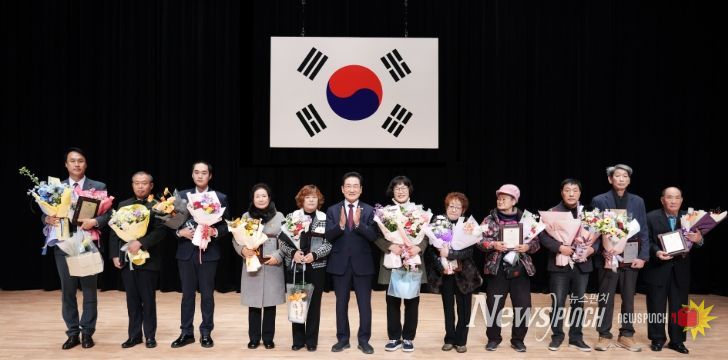 영천시, 2026년 1분기 시정발전 유공 표창 수여식