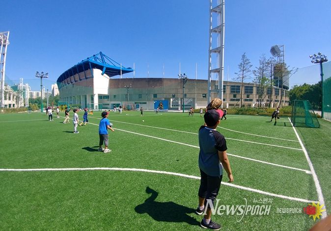 어린이 홈런왕 야구교실 수업(목동 다목적구장)