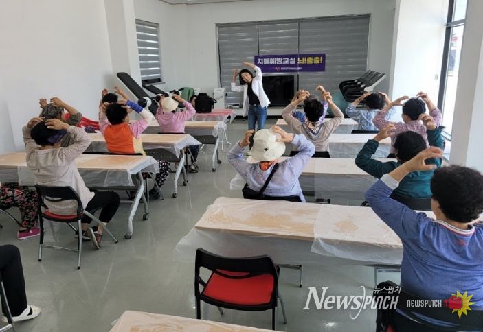 신안군, 낙도 섬마을까지 ‘찾아가는 치매 예방’ 확대