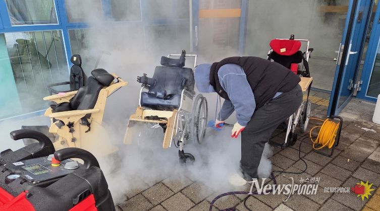 장애학생 보조기기 점검 및 소독