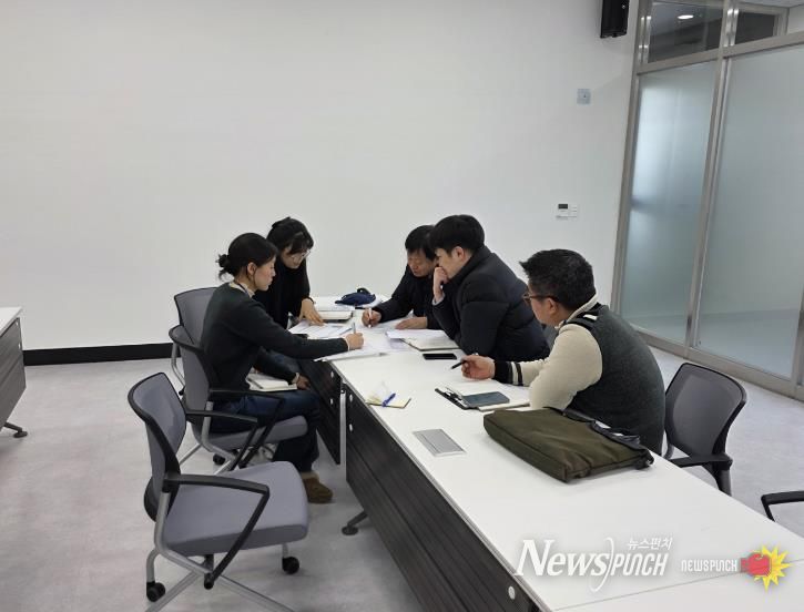 중대시민재해 예방 컨설팅을 하고 있다