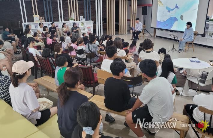 2025년 와글와글시끌벅적 말하는 도서관 운영 사진