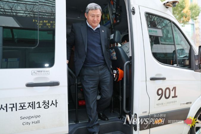 자율주행차 시승한 김완근 시장