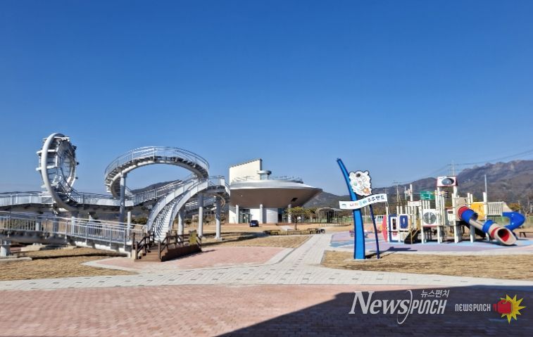새로운 나들이 명소 해창만 ‘나라올라우주랜드’